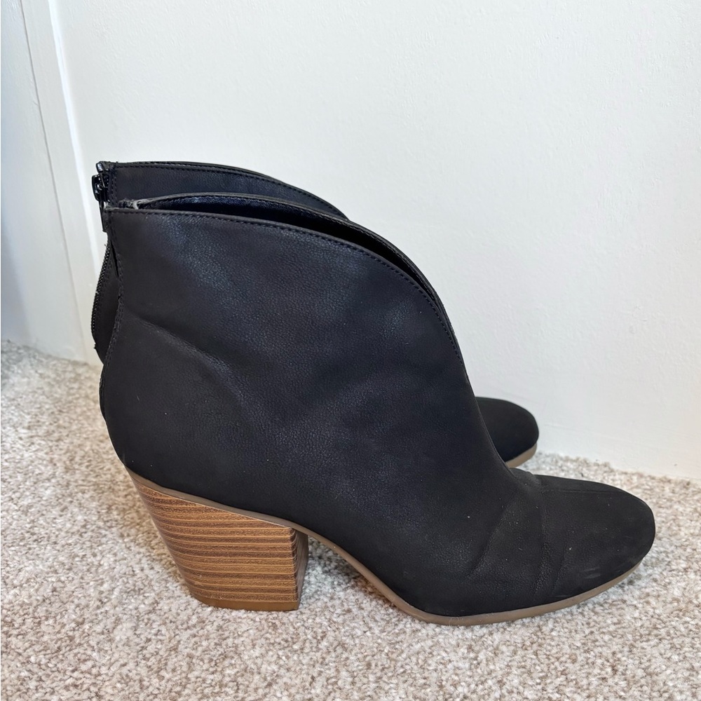 A2 by Aerosoles Gravity V-Cut Opening Ankle Boots Size 9.5 M Black - Picture 4 of 9